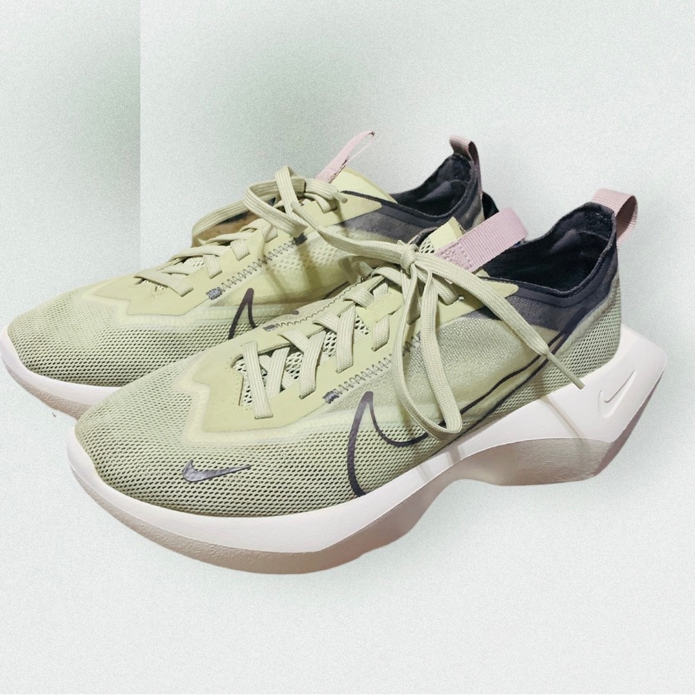 Nike Zoom Vista Lite / Olive Aura / Women’s Size 7.5 US